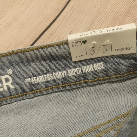 Wallflower Fearless Curvy Super High Rise Cut Off Denim Blue Jean Shorts shorty. - Picture 5 of 13